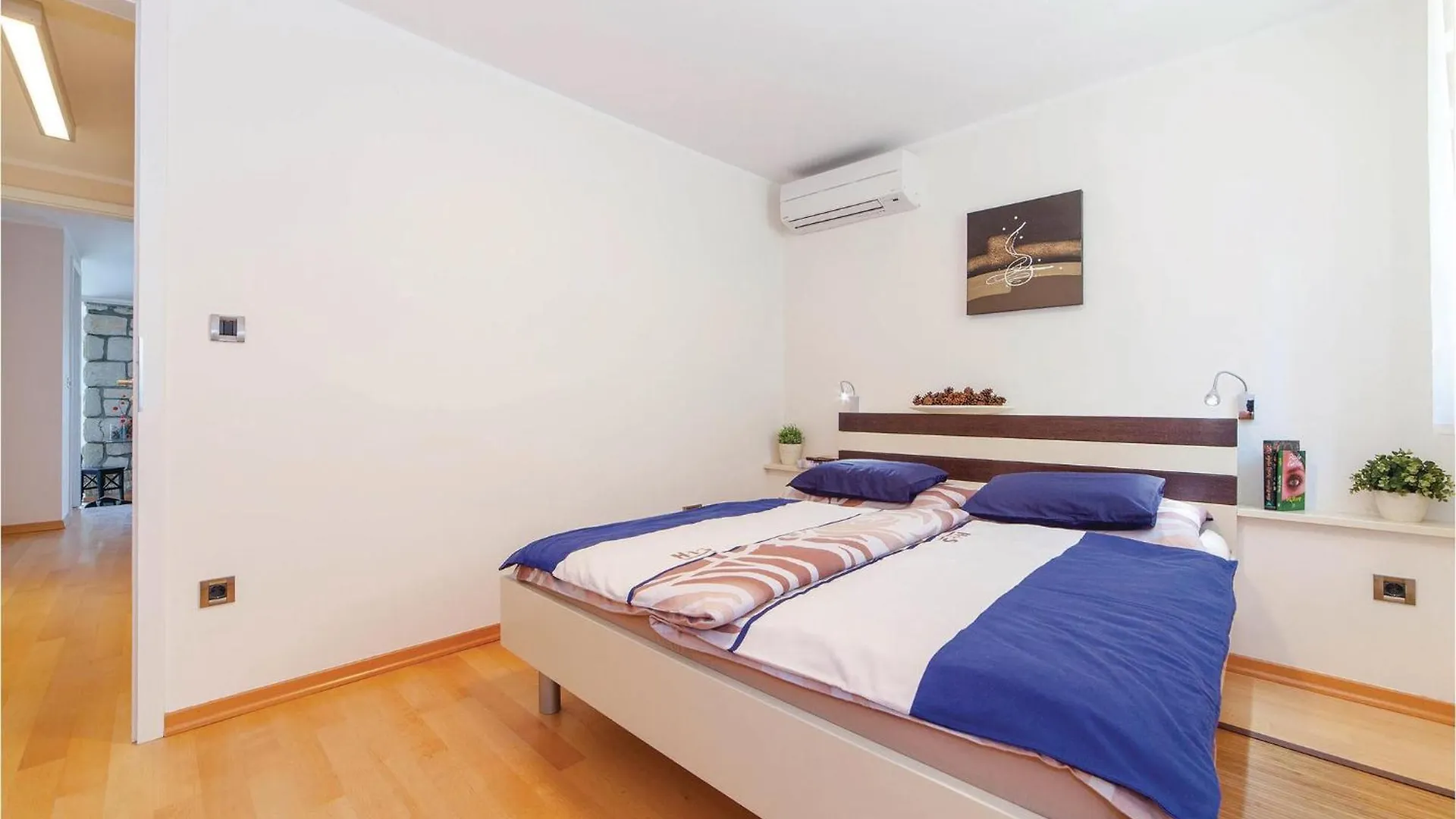 2 Bedroom Nice Apartment In Crikvenica