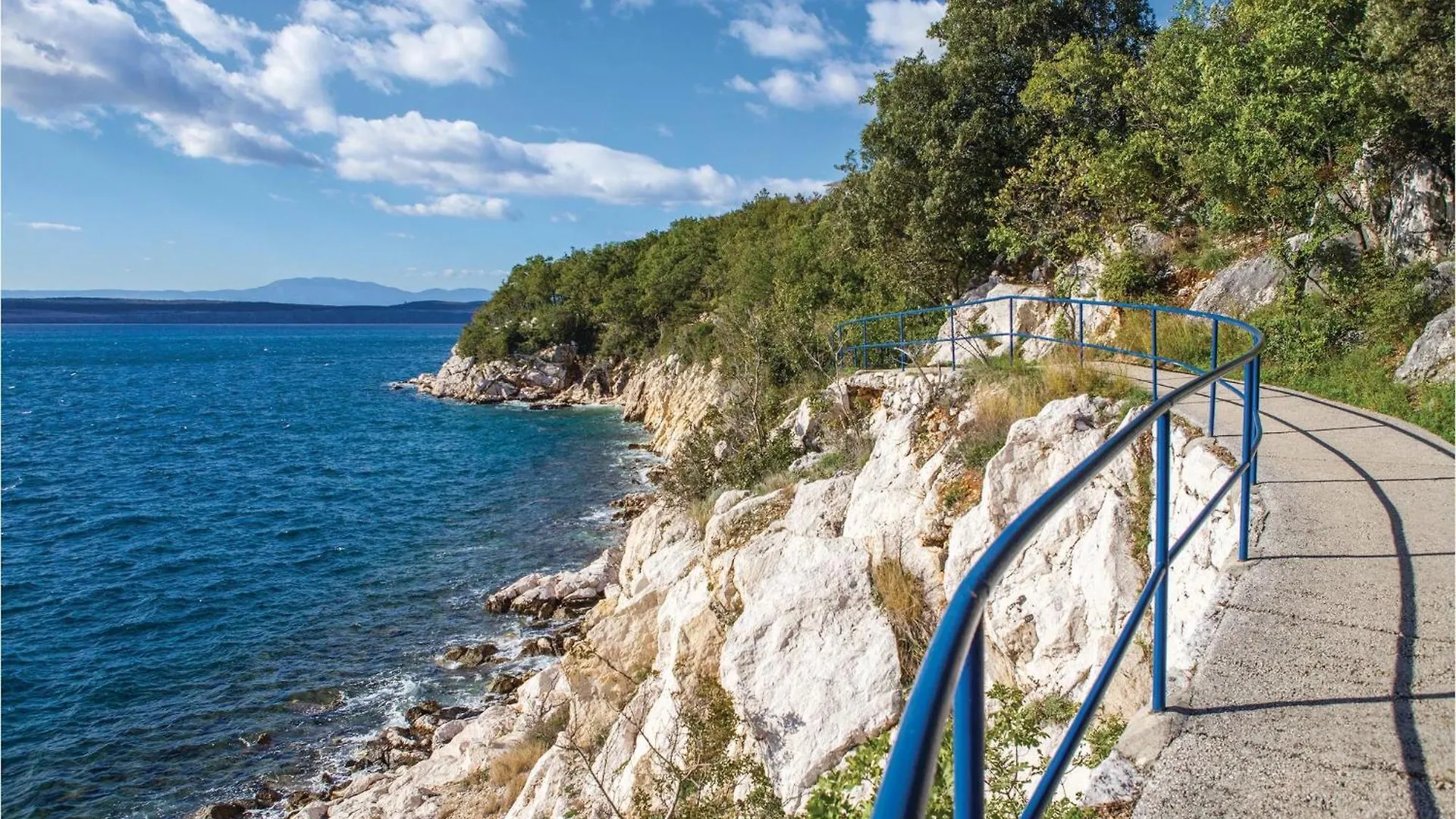 2 Bedroom Nice Apartment In Crikvenica