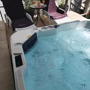 Dora Apartment