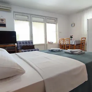 3 Palms Apartment